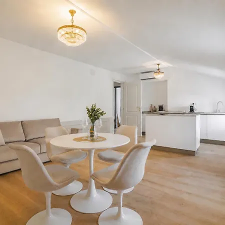 Апартаменты Homes Luxury In The Center *