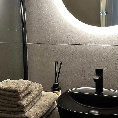 Апартаменты Homes Luxury In The Center *