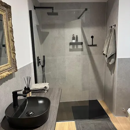 Апартаменты Homes Luxury In The Center *